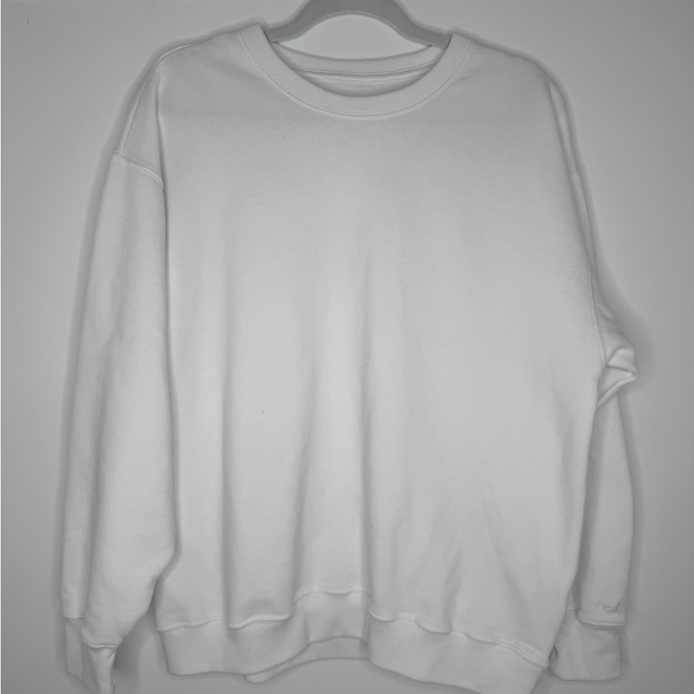 Hollister Men's White Crewneck Sweatshirt